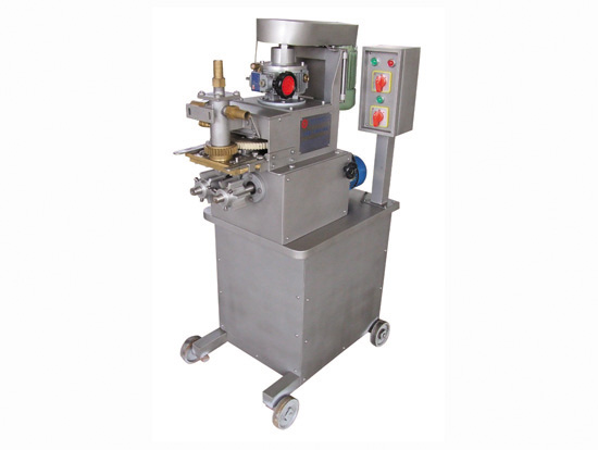 Multifunctional forming machine